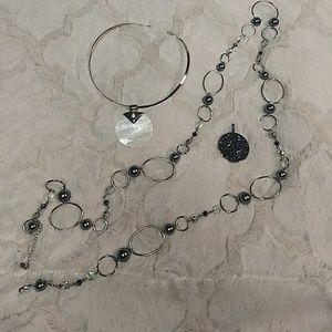 Bundle of jewelry